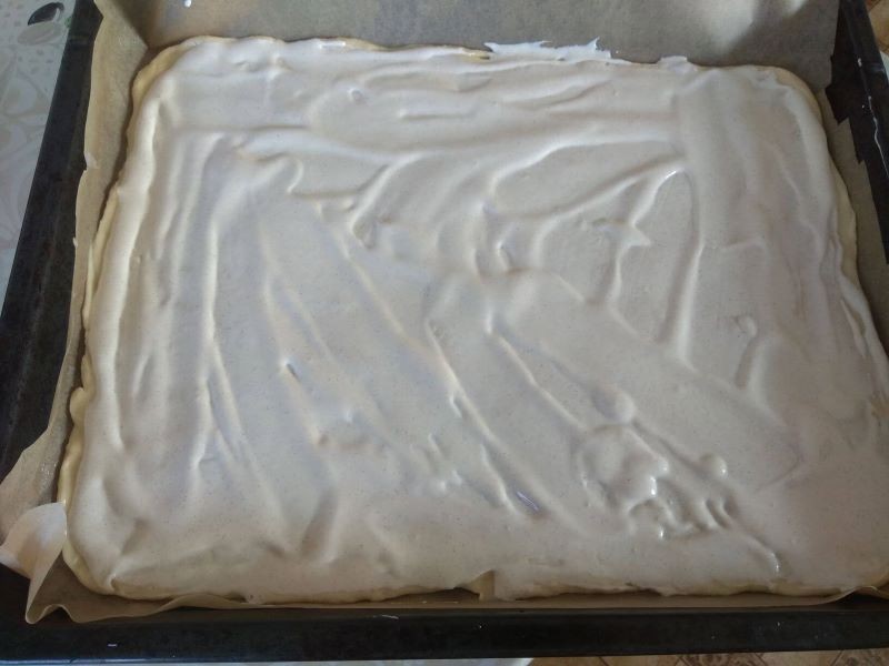 Schmand auf Teig Schmand auf Teig für Apfelkuchen