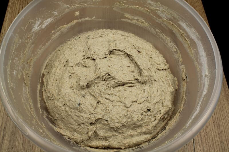 Teig muss 60 Minuten gehen. Teig muss 60 Minuten gehen.