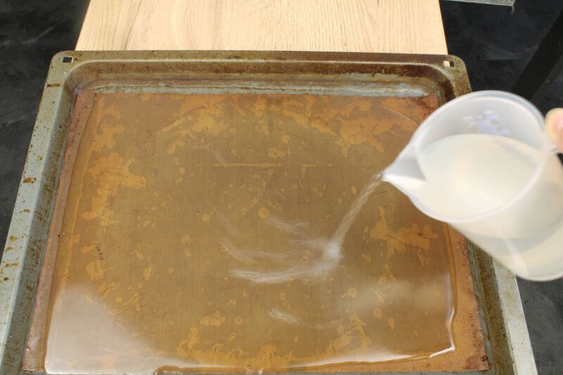 Wasser mit in den Ofen stellen Wasser mit in den Ofen stellen