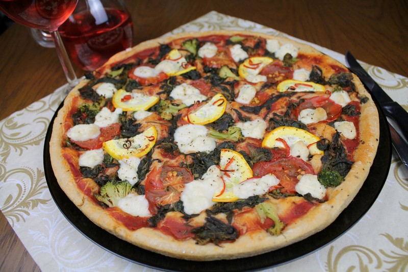 Dinkel-Pizzateig (vegan)