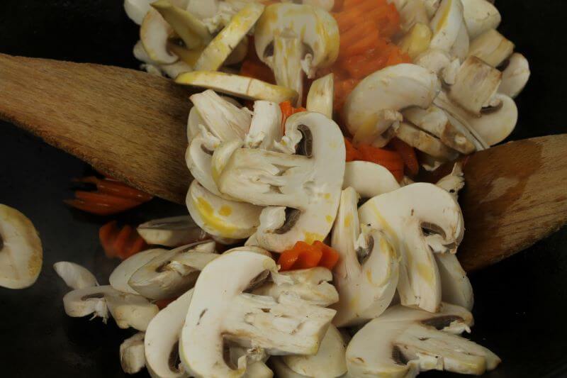 Pilze mit anbraten Pilze mit anbraten