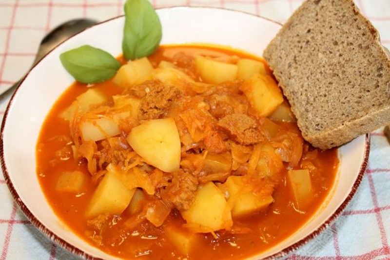 Sauerkrauttopf mit Linsenseitan (vegan)