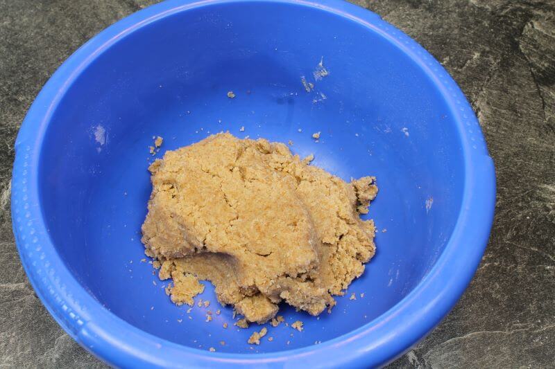 gekneteter Crumble-Teig gekneteter Crumble-Teig