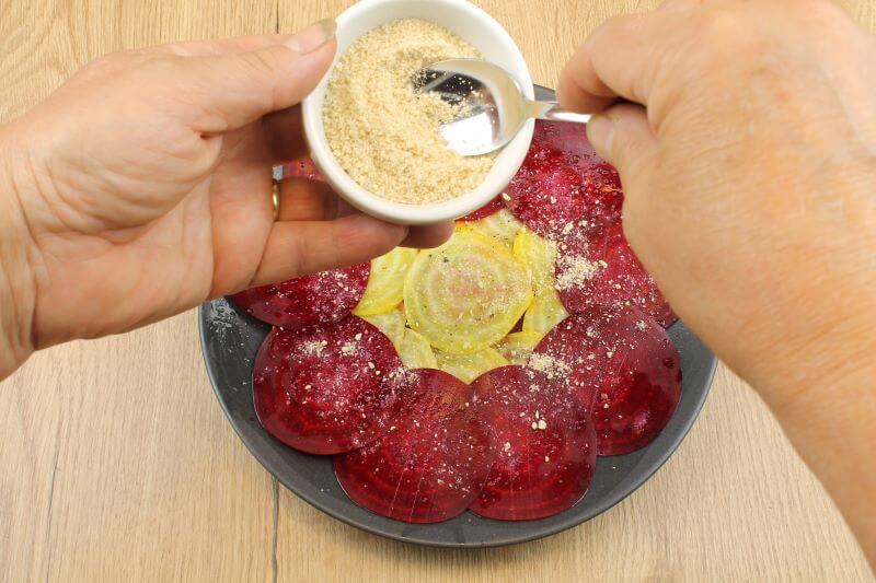 veganen Parmesan darüber streuen. veganen Parmesan darüber streuen.